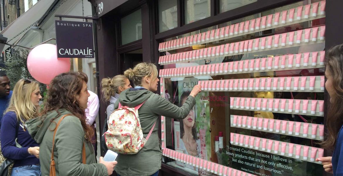 Une animation commerciale de street-marketing Animation et diffusion de produit Caudalie