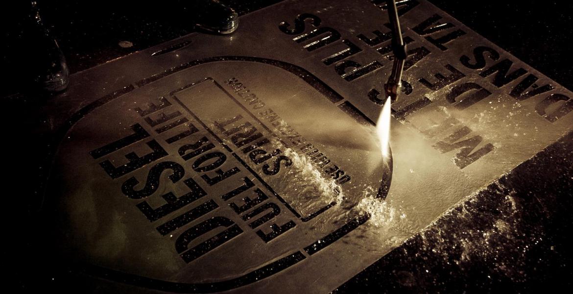 Réalisation d'un Clean-Tag pour le parfum Diesel. Réalisation d'un Clean-Tag pour le parfum Diesel.