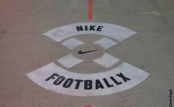 Nike Paris cleantag street marketing